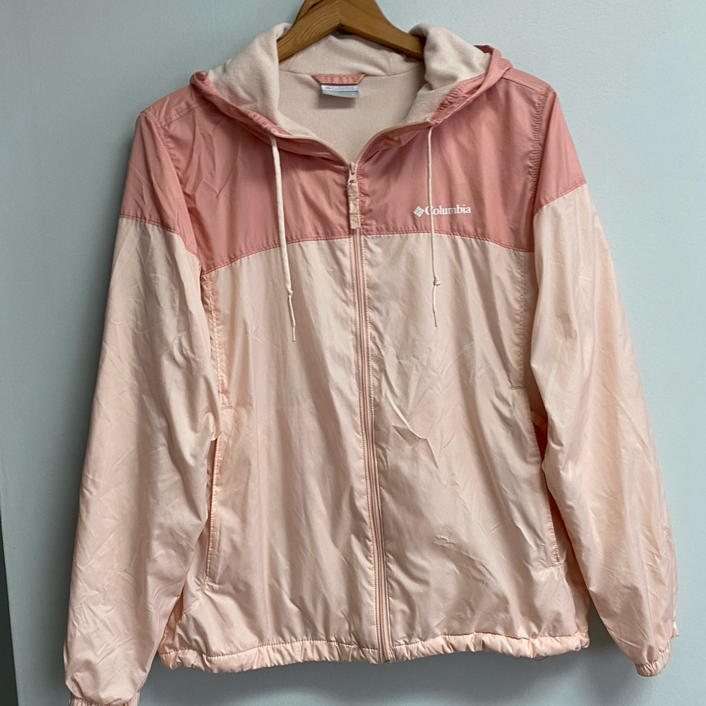 COLUMBIA LIGHT WEIGHT LINED JACKET - LARGE